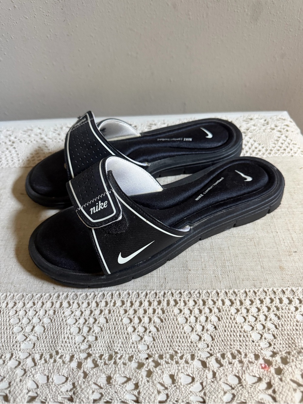 Nike Comfort Footbed Black Slide Sandals women’s 8 Slip On 360883-011 Cushioned